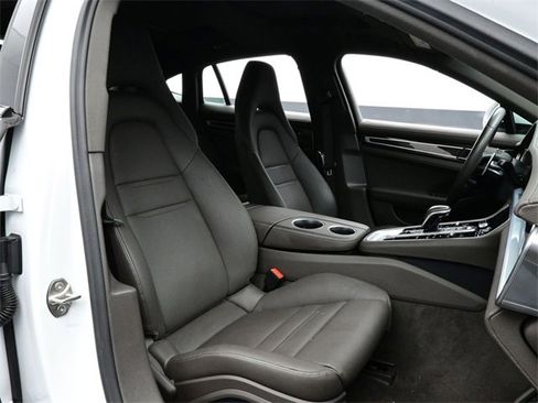 Used 2023 Porsche Panamera 4 image 18