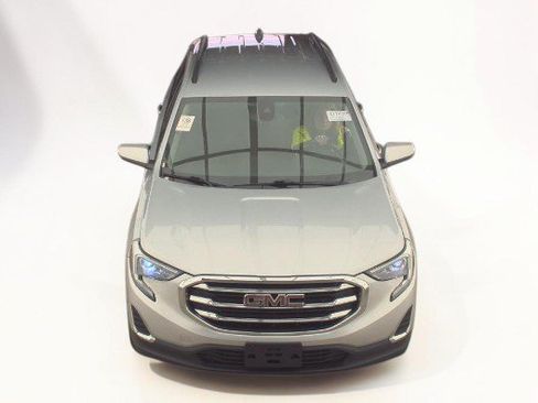 Used 2020 GMC Terrain SLE w/ Driver Convenience Package FWD image 2
