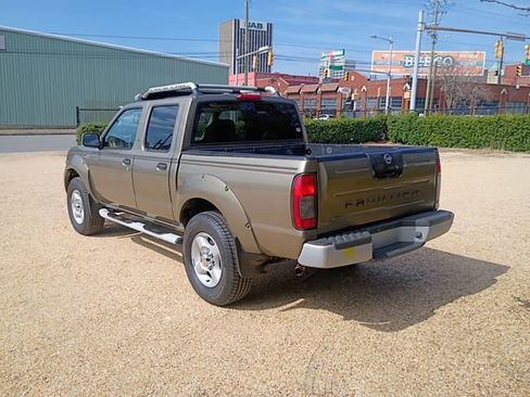 Used 2001 Nissan Frontier SE image 10