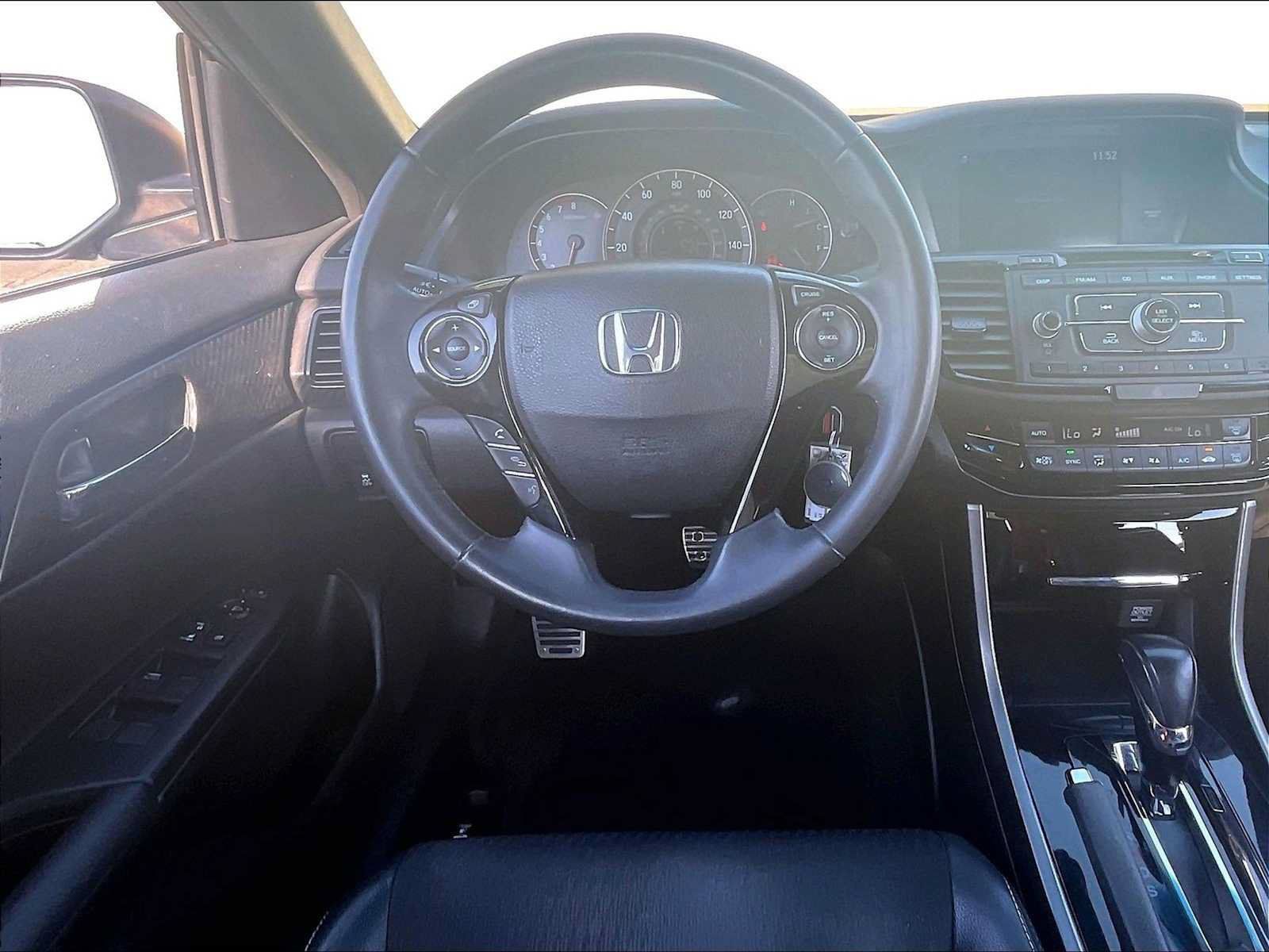 Used 2017 Honda Accord Sport image 8