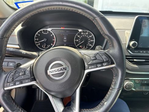 Used 2020 Nissan Altima 2.5 SR w/ Premium Package FWD image 8