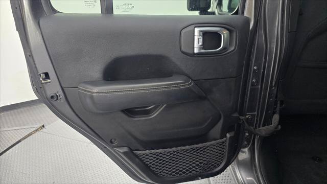 Used 2023 Jeep Wrangler Unlimited Sahara AWD/4WD image 16