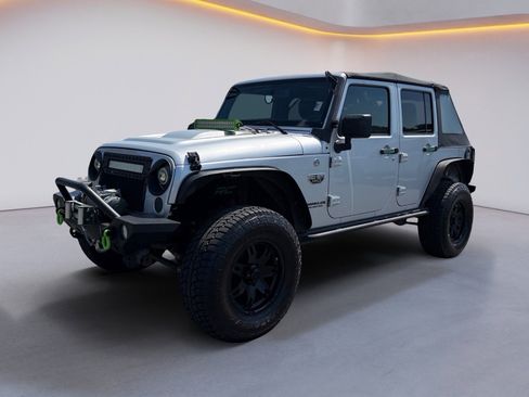 Used 2012 Jeep Wrangler Unlimited Rubicon AWD/4WD image 7