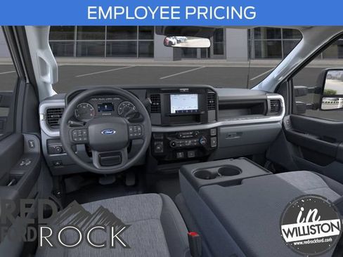 New 2025 Ford F550 4x4 Regular Cab Super Duty w/ XL Chrome Package image 9