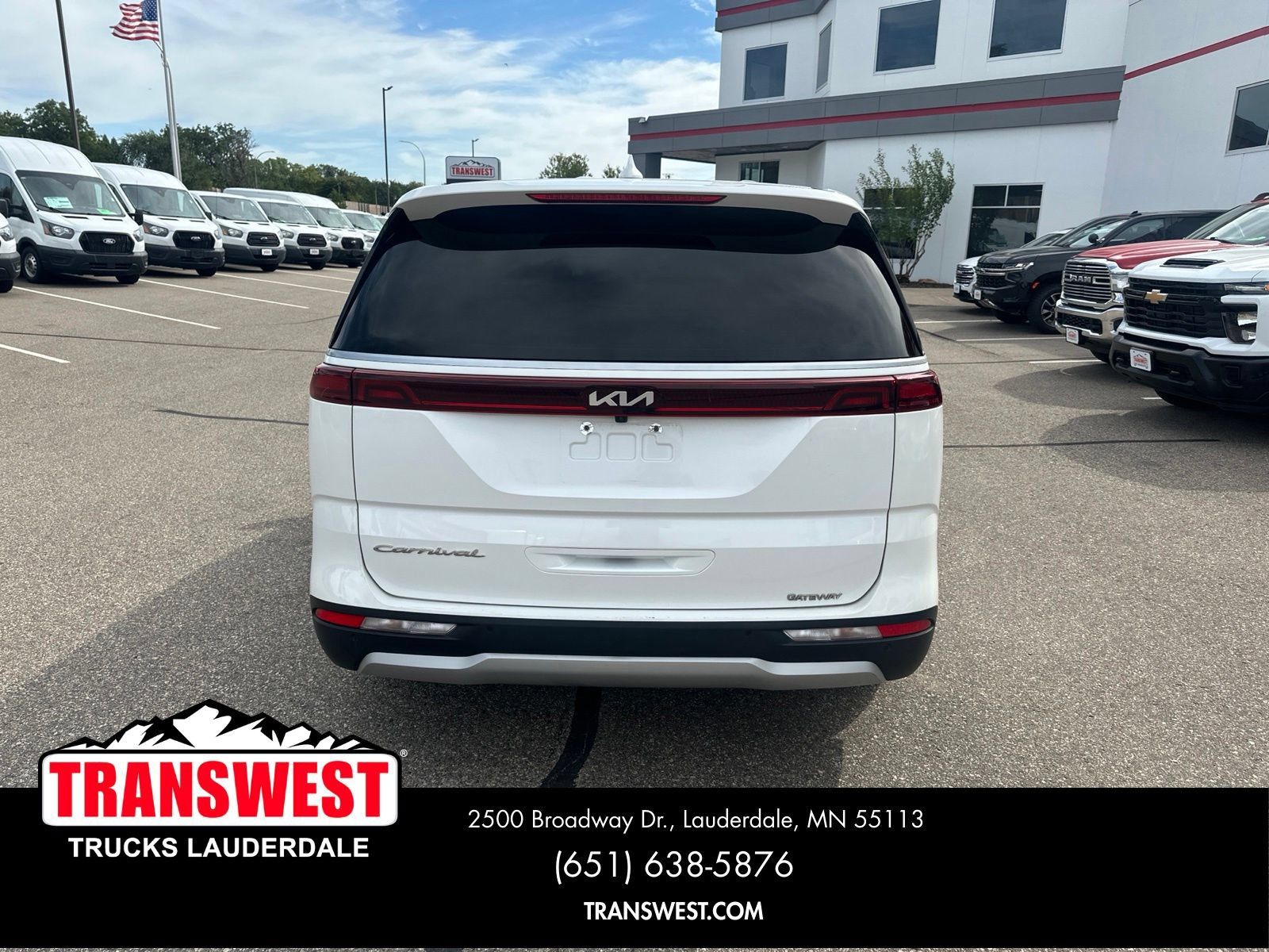 Used 2022 Kia Carnival LX FWD image 4