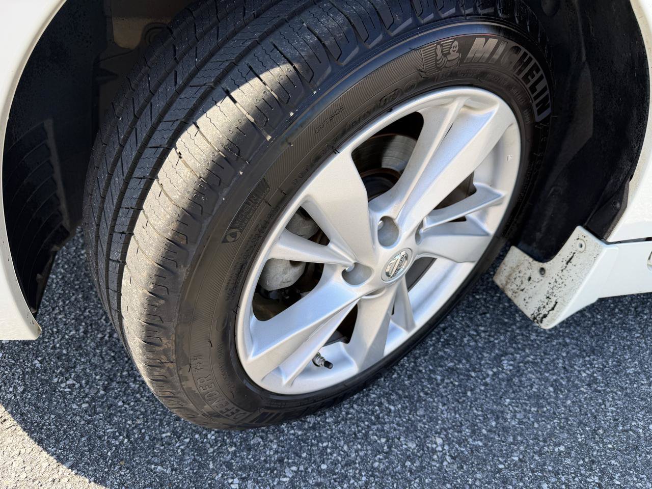 Used 2014 Nissan Altima 2.5 SV FWD image 15