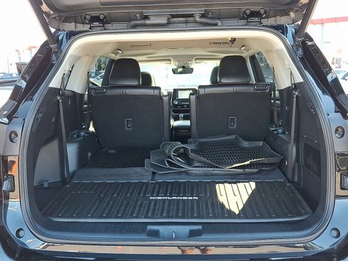 Certified 2022 Toyota Highlander XLE image 28