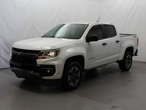 Used 2022 Chevrolet Colorado Z71 AWD/4WD image 16