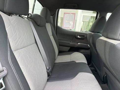 Certified 2023 Toyota Tacoma TRD Off-Road image 29