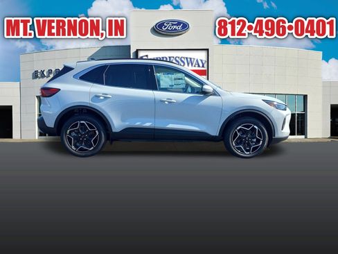 Used 2025 Ford Escape Platinum w/ Premium Technology Package image 5