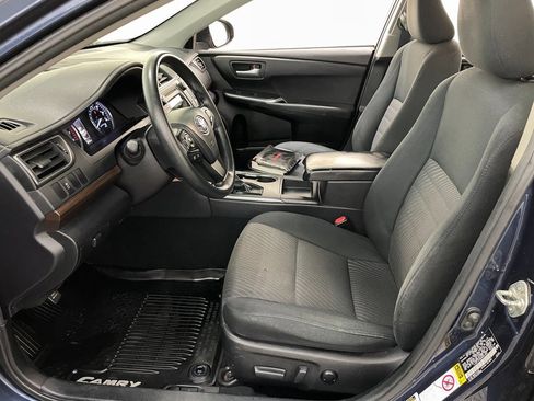 Used 2016 Toyota Camry LE image 6