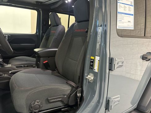 Used 2024 Jeep Wrangler Unlimited Rubicon w/ Convenience Group image 6