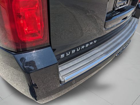 Used 2018 Chevrolet Suburban Premier AWD/4WD image 40