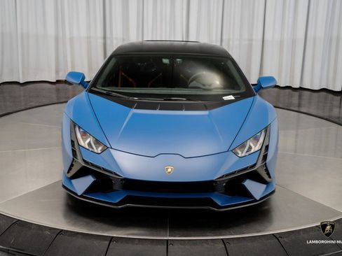 Used 2023 Lamborghini Huracan Tecnica image 4