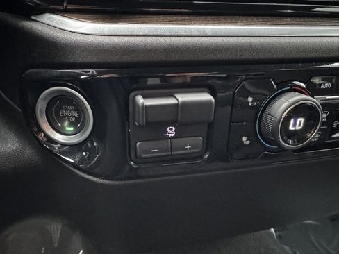 Used 2024 Chevrolet Silverado 3500 LT w/ Convenience Package image 17