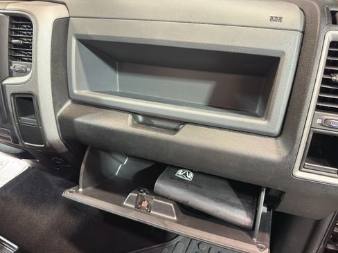Used 2018 RAM 2500 Tradesman w/ Chrome Appearance Group AWD/4WD image 22