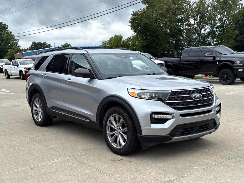 Used 2022 Ford Explorer XLT w/ Equipment Group 202A AWD/4WD image 18