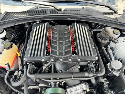 Used 2022 Chevrolet Camaro SS RWD image 11