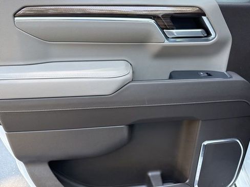 Used 2023 Chevrolet Silverado 1500 LT image 24