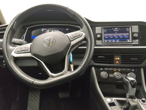 Used 2024 Volkswagen Jetta SE image 22