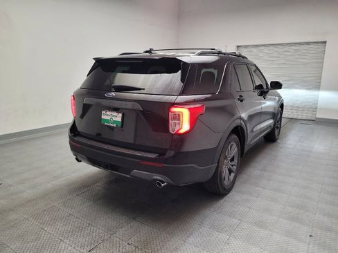 Used 2022 Ford Explorer XLT w/ Equipment Group 202A AWD/4WD image 9