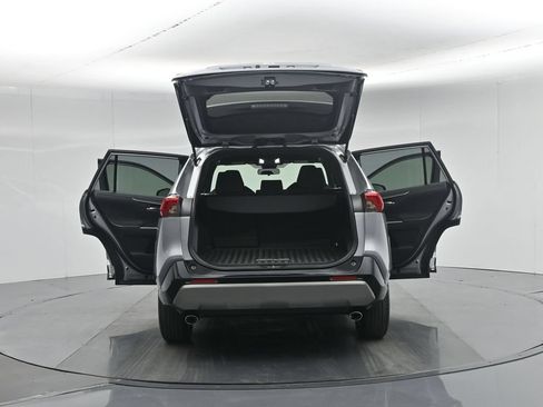 Used 2025 Toyota RAV4 SE AWD/4WD image 36