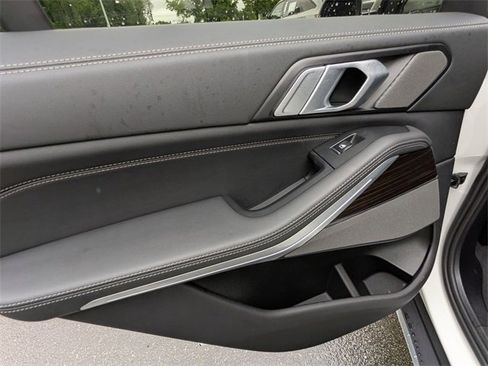 Used 2024 BMW X5 xDrive40i w/ Premium Package image 26