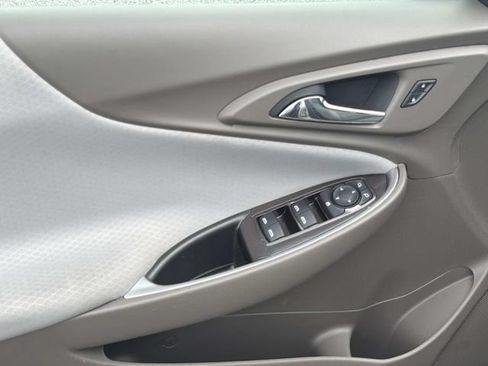 Used 2022 Chevrolet Malibu LS FWD image 15