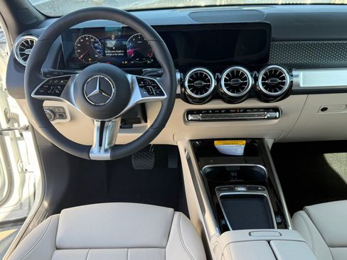 New 2025 Mercedes-Benz GLB 250 image 24