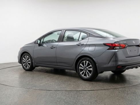 Used 2025 Nissan Versa SV image 6