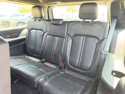 Used 2024 Jeep Wagoneer Series II w/ Flexible Seating Group RWD image 18