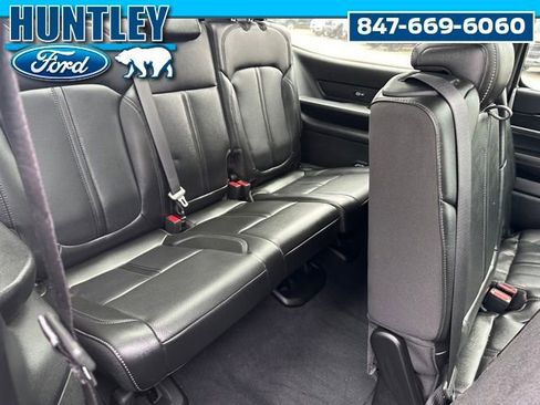 Used 2023 Jeep Wagoneer 4WD w/ Premium Group I image 16