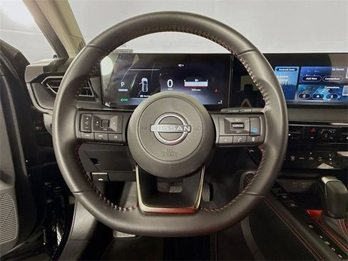 Certified 2025 Nissan Kicks SR image 11