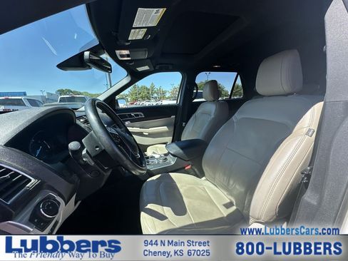 Used 2018 Ford Explorer Limited w/ Equipment Group 301A AWD/4WD image 10
