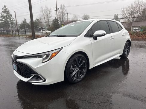 Used 2023 Toyota Corolla XSE image 3