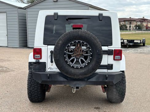 Used 2014 Jeep Wrangler Unlimited Rubicon image 5