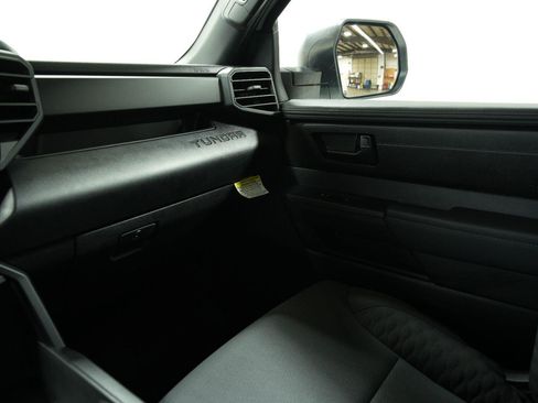Used 2025 Toyota Tundra SR AWD/4WD image 46