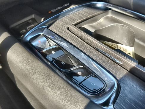 Used 2023 Buick Enclave Avenir w/ Avenir Technology Package image 16