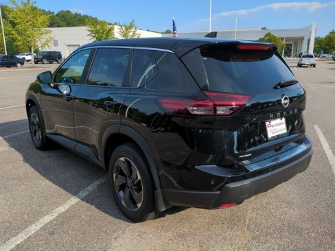 Used 2026 Nissan Rogue SV FWD image 6