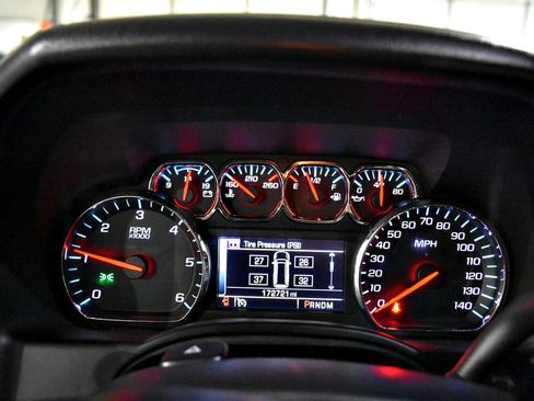 Used 2015 Chevrolet Suburban LT image 14