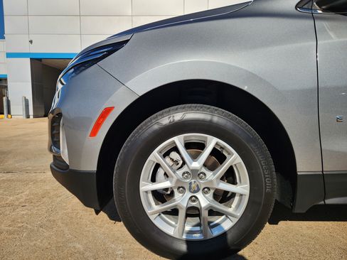 Used 2024 Chevrolet Equinox LT AWD/4WD image 9