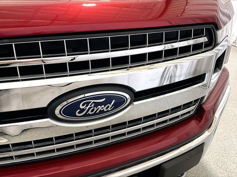 Used 2018 Ford F150 XLT w/ Equipment Group 302A Luxury image 7