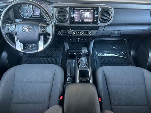 Used 2019 Toyota Tacoma TRD Sport AWD/4WD image 3