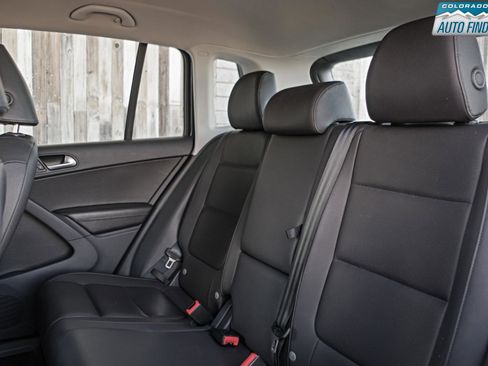 Used 2017 Volkswagen Tiguan S image 25