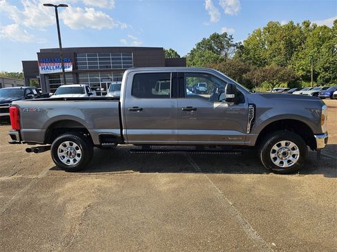 Used 2024 Ford F250 XLT image 3