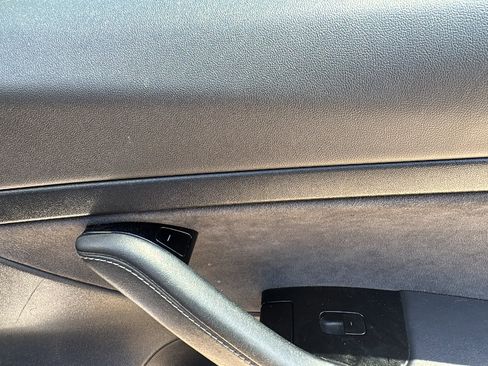 Used 2020 Tesla Model 3 Standard Range Plus image 27