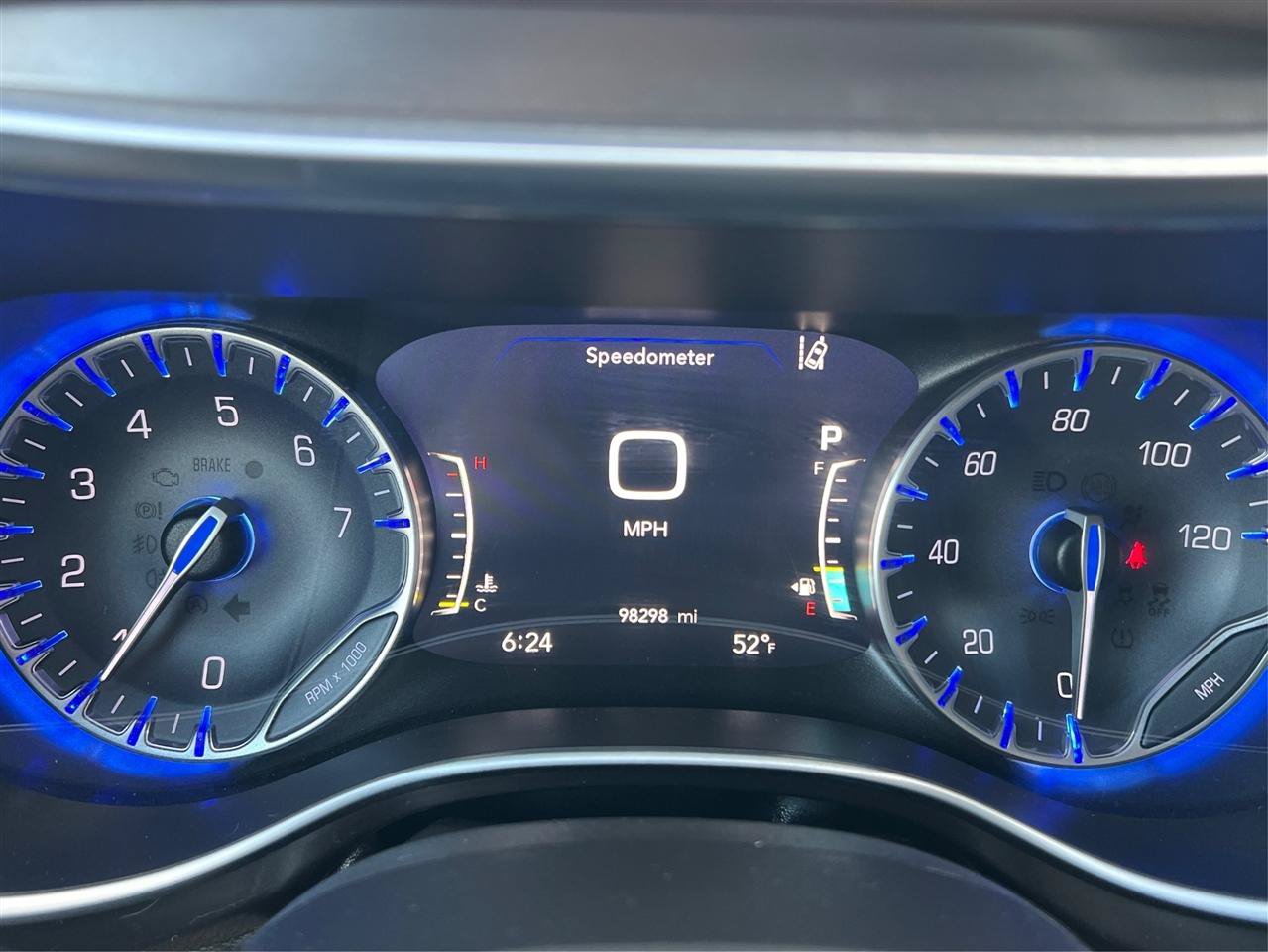 Used 2018 Chrysler Pacifica Limited FWD image 27