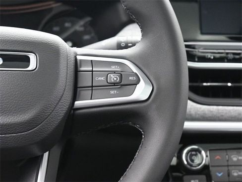 New 2025 Jeep Compass Latitude w/ Sun & Sound Group image 29