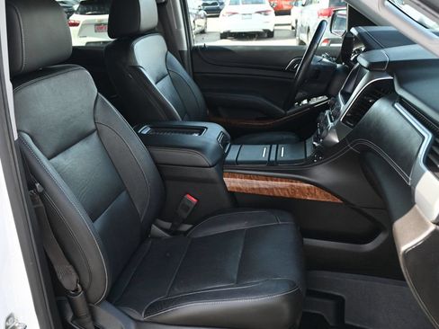 Used 2018 Chevrolet Suburban Premier AWD/4WD image 22