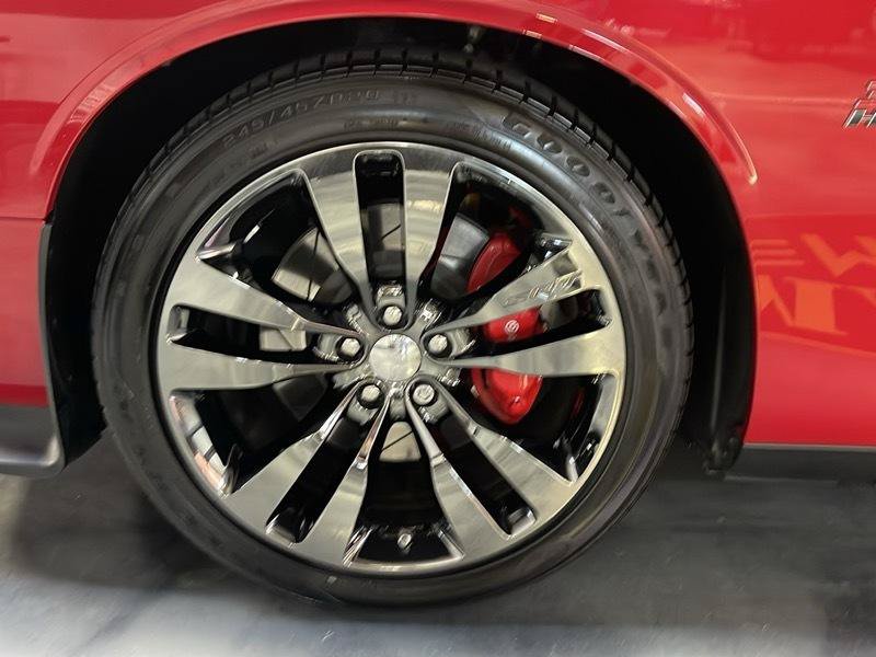 Used 2013 Dodge Challenger SRT8 w/ Harman Kardon Audio Group RWD image 16